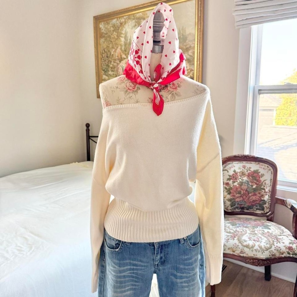 Vintage‎ heart scarf